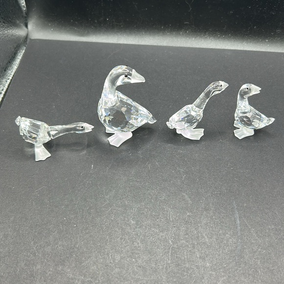 Swarovski Silver Crystal family of geese. Mint condition. - Picture 2 of 7